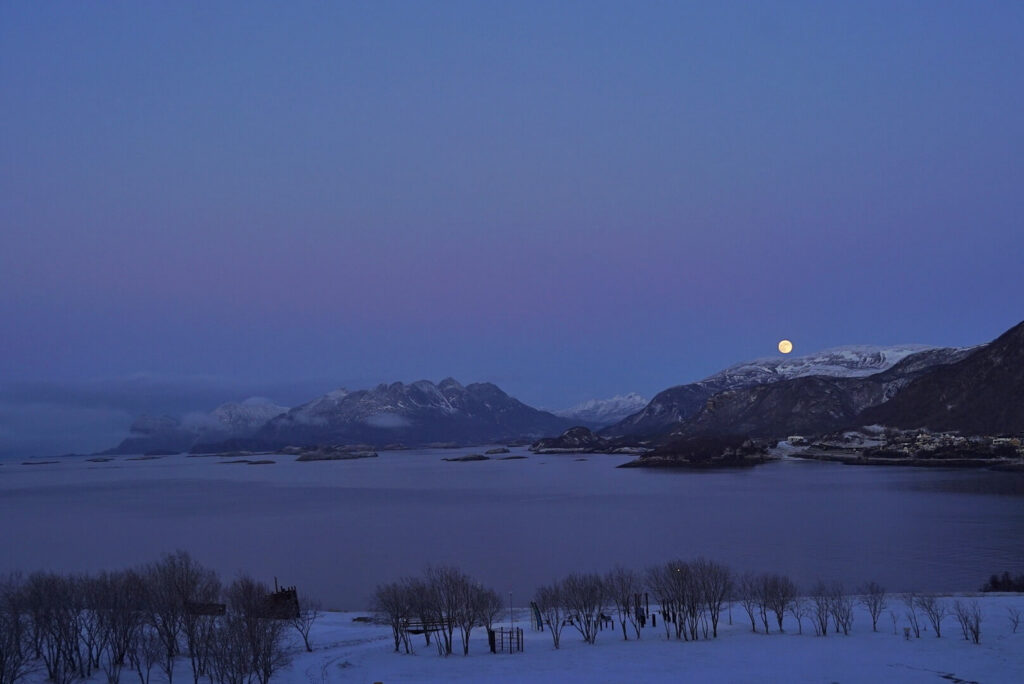 full moon scenic landscape in bodø